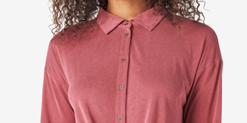Camisa feminina Lucky Brand com botões e bainha torcida, vermelha, tamanho pequeno