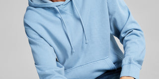 E agora este moletom masculino com capuz e bolsos canguru, azul, tamanho pequeno