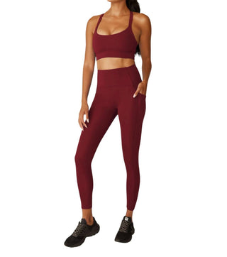 Além do Yoga - Legging Midi com Bolso Strive