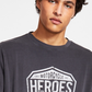 Camiseta masculina com estampa de logotipo Heroes Motors, cinza, tamanho extragrande