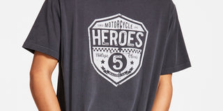 Camiseta masculina com estampa de logotipo Heroes Motors, cinza, tamanho extragrande