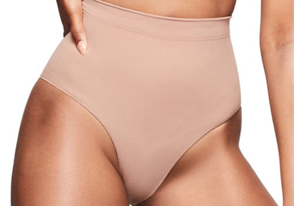 Calcinha modeladora sem costura SKIMS Sculpting de cintura média em Sienna, tamanho pequeno
