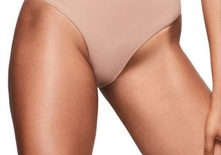 Calcinha modeladora sem costura SKIMS Sculpting de cintura média em Sienna, tamanho pequeno