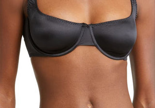 Sutiã SKIMS com aro em cetim elástico em ônix tamanho 34DD