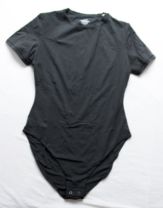 Body camiseta médio Skims Onyx da Nordstrom