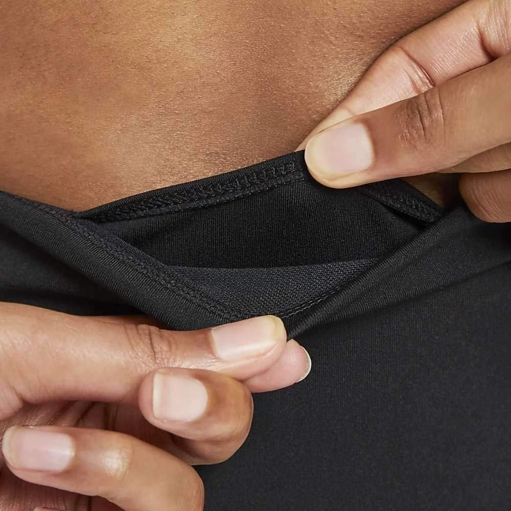 Shorts de ciclismo Nike One de cintura média - Preto/Branco, tamanho M