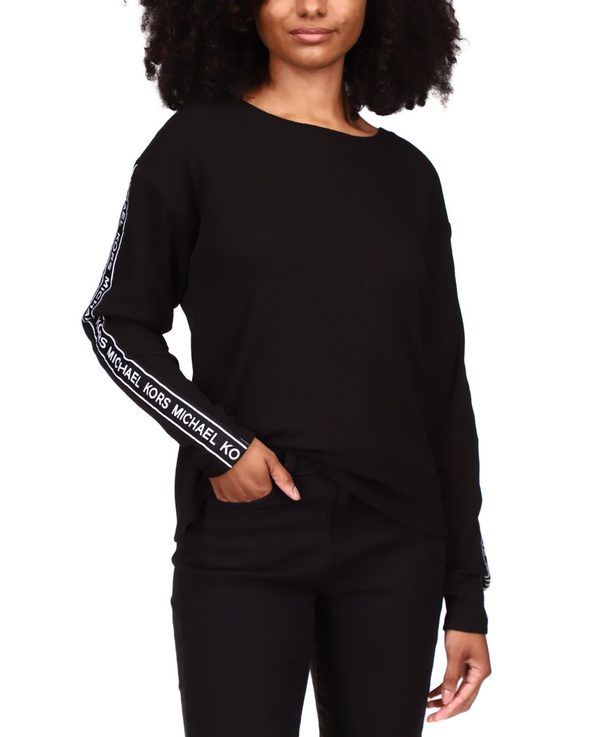 Blusa feminina Michael Kors com estampa de logo e manga curta, preta, tamanho pequeno e grande