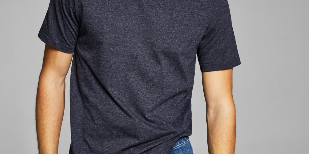 E agora esta camiseta masculina com gola redonda e camadas, azul, tamanho pequeno