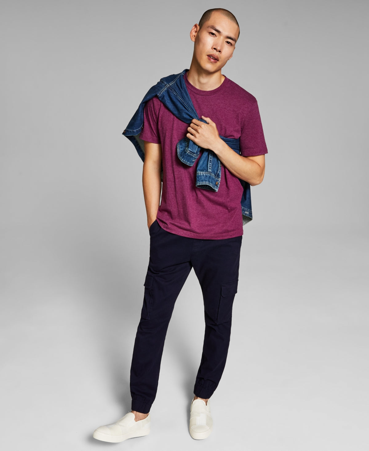 E agora esta camiseta básica masculina vermelha tamanho médio