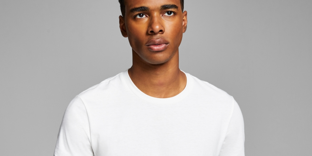 E agora esta camiseta básica masculina branca tamanho XX-G