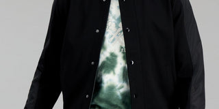 E agora esta jaqueta bomber raglan masculina preta tamanho extragrande