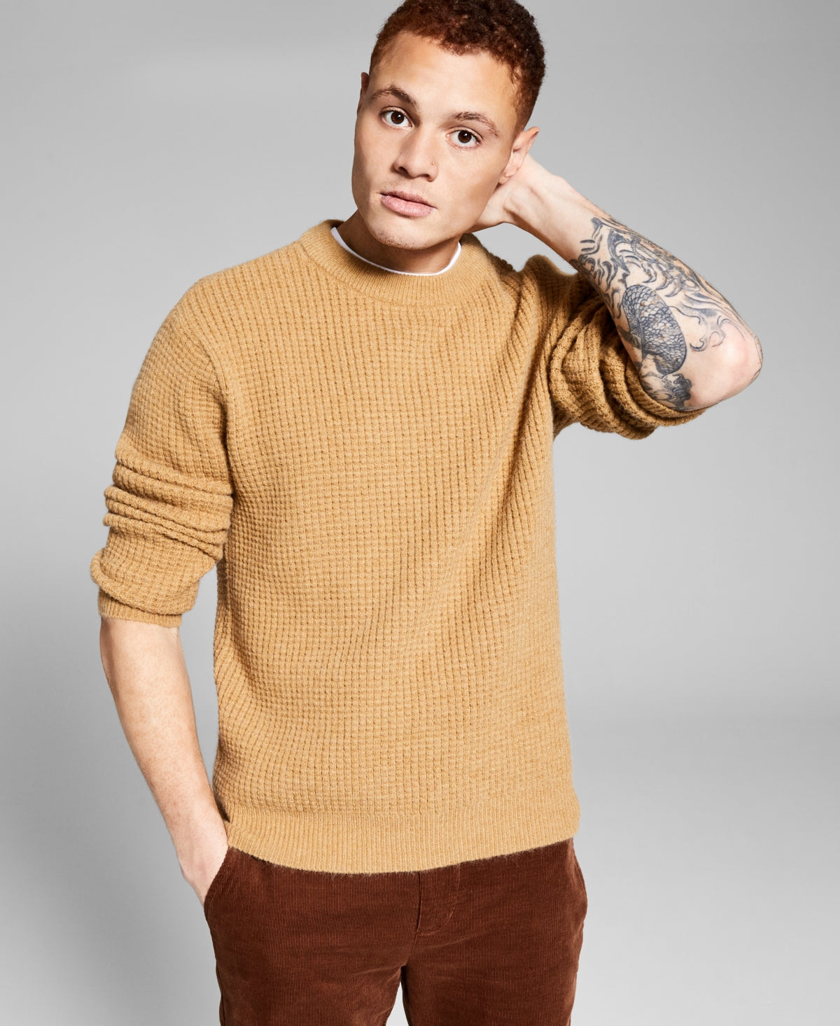 E agora este suéter masculino de malha waffle marrom tamanho GG