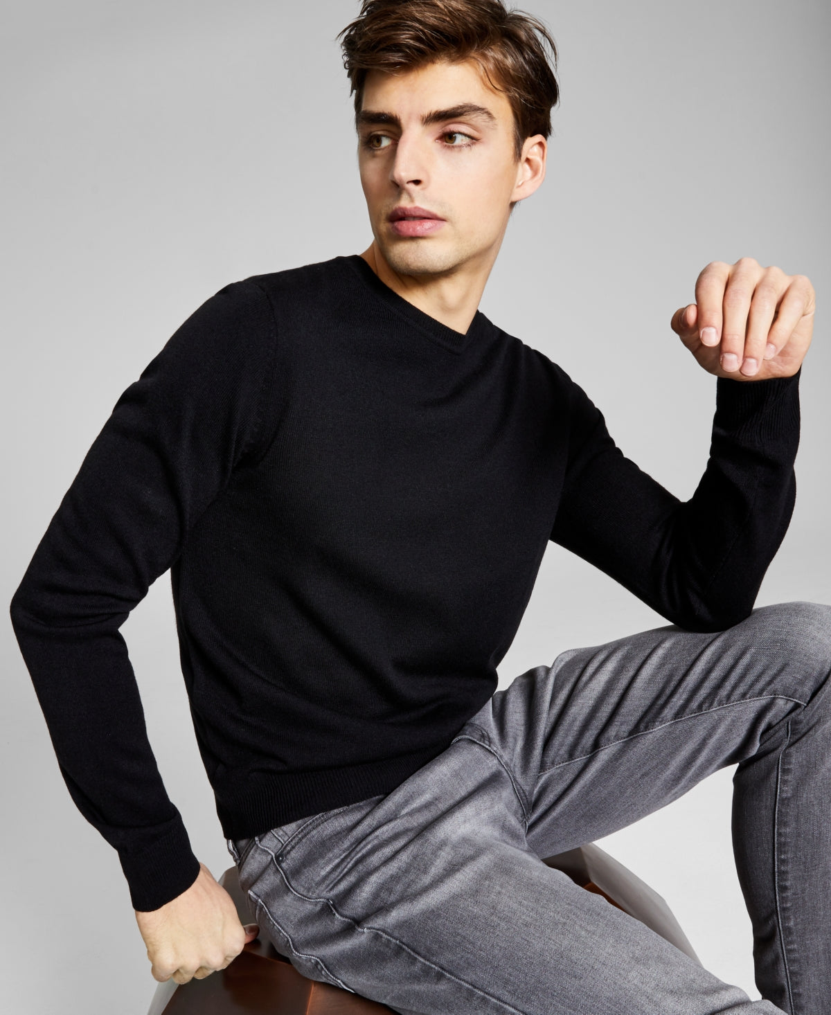 E agora este suéter masculino sólido preto tamanho pequeno