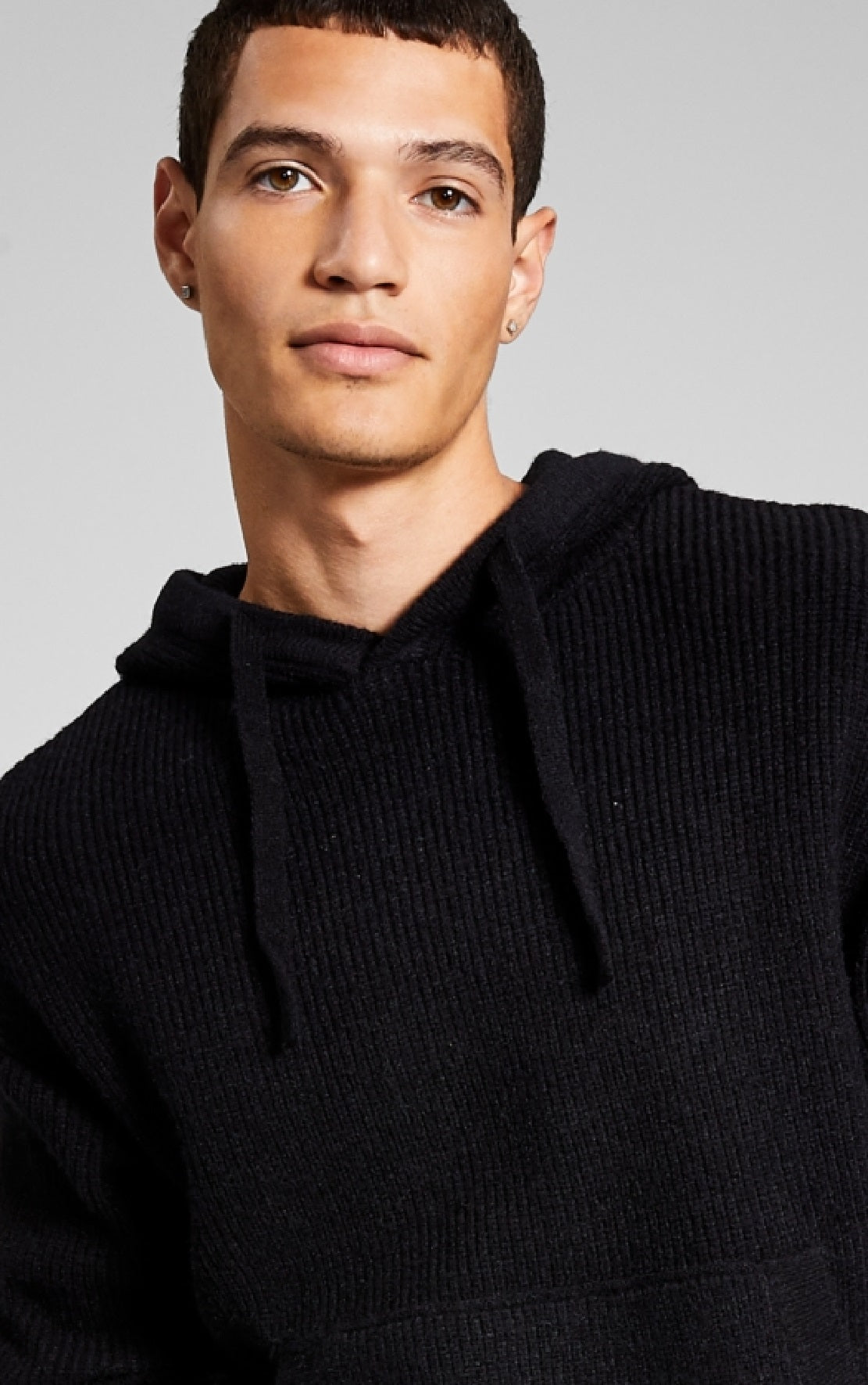 E agora este suéter masculino com capuz preto tamanho X-Large