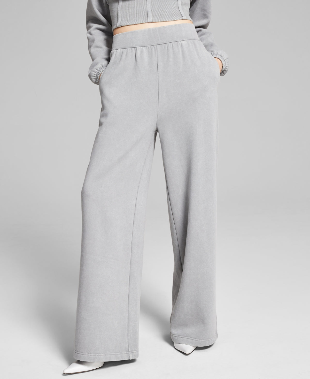 E agora esta calça feminina de perna larga cinza tamanho médio