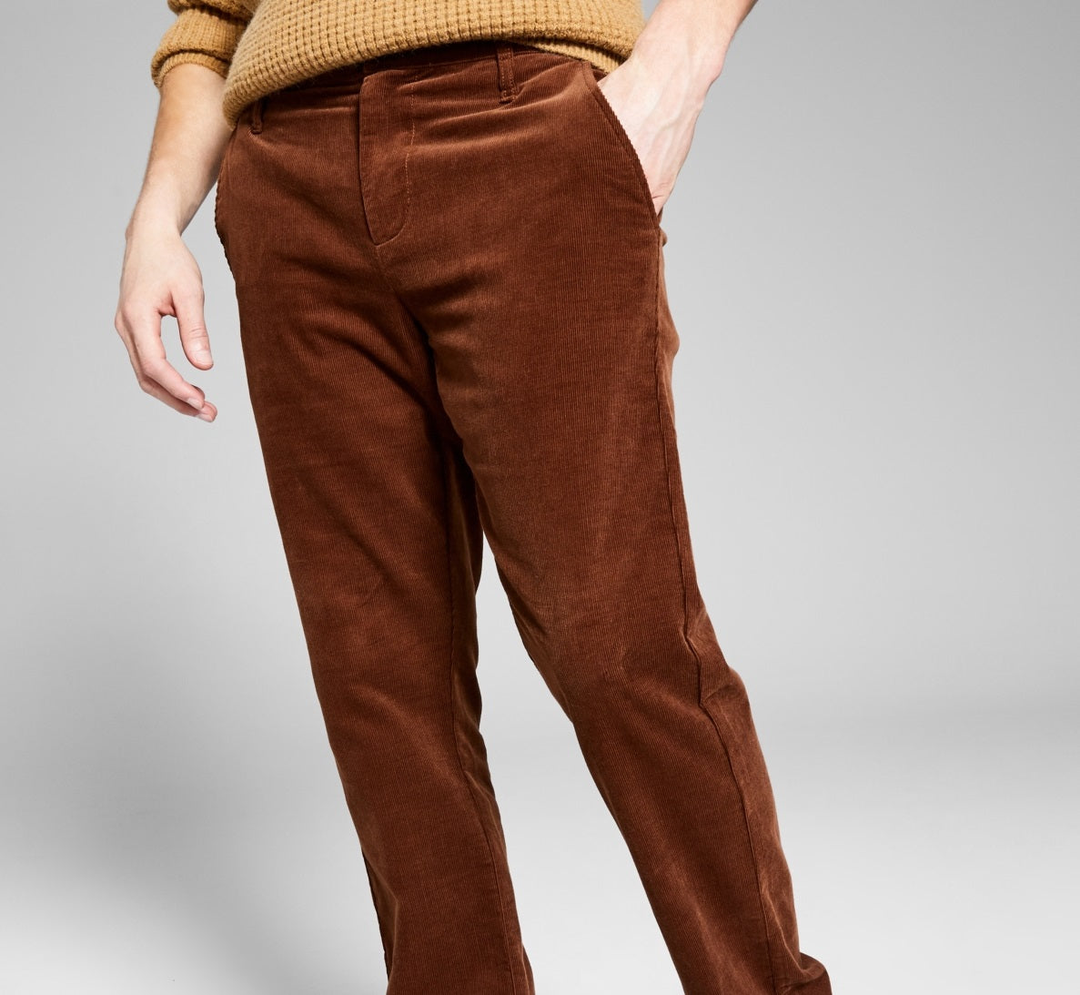 E agora esta calça de veludo cotelê masculina marrom tamanho 36