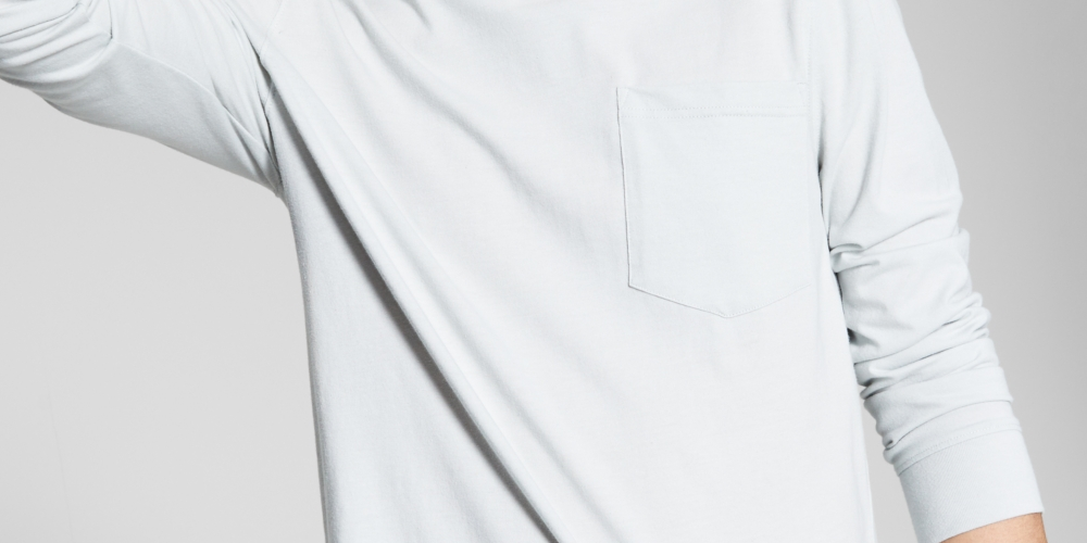 E agora esta camiseta masculina de manga comprida com bolso cinza tamanho grande