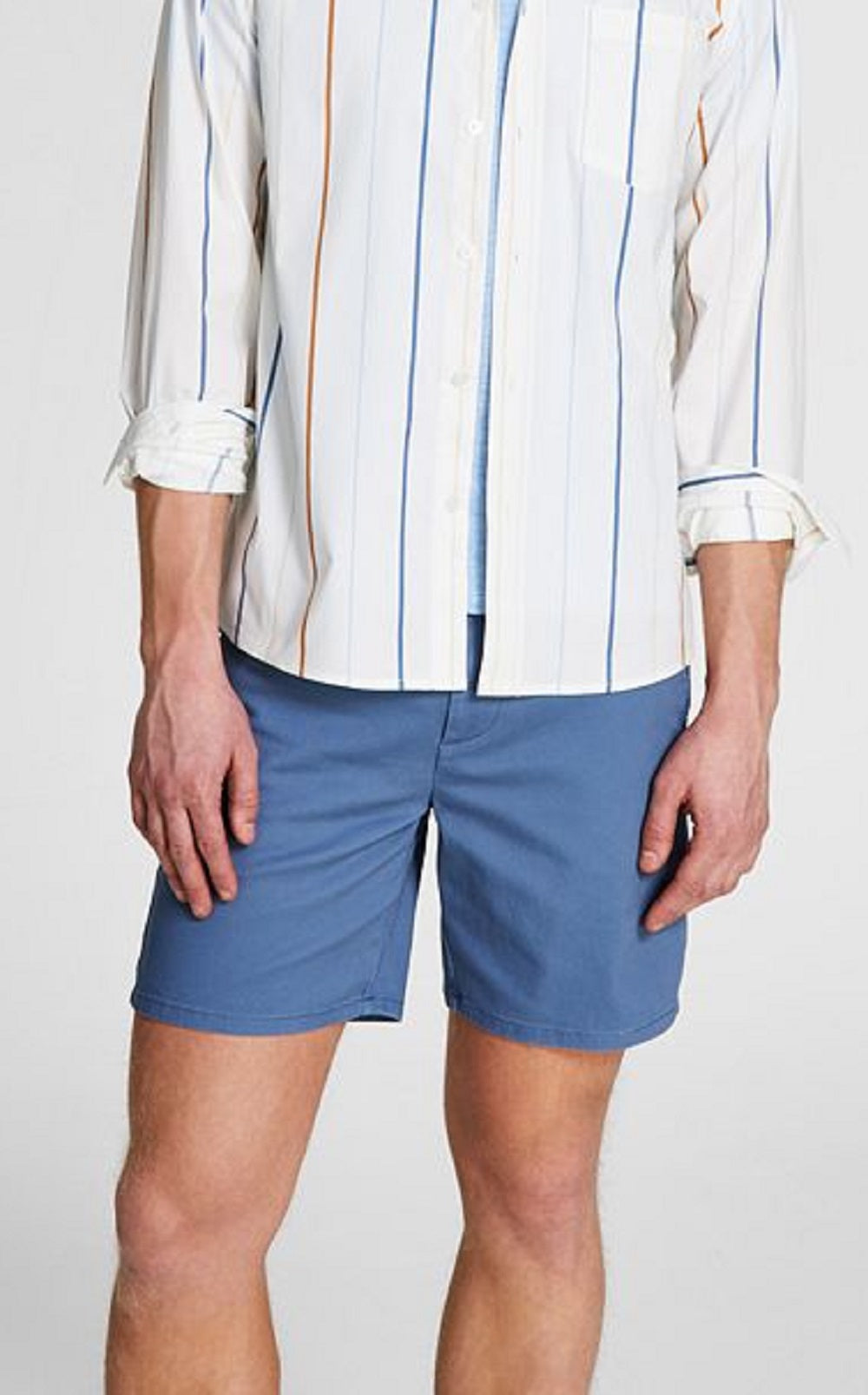 E agora esta camisa listrada masculina de corte regular, branca, tamanho XXL