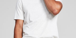 E agora esta camiseta básica masculina branca tamanho pequeno