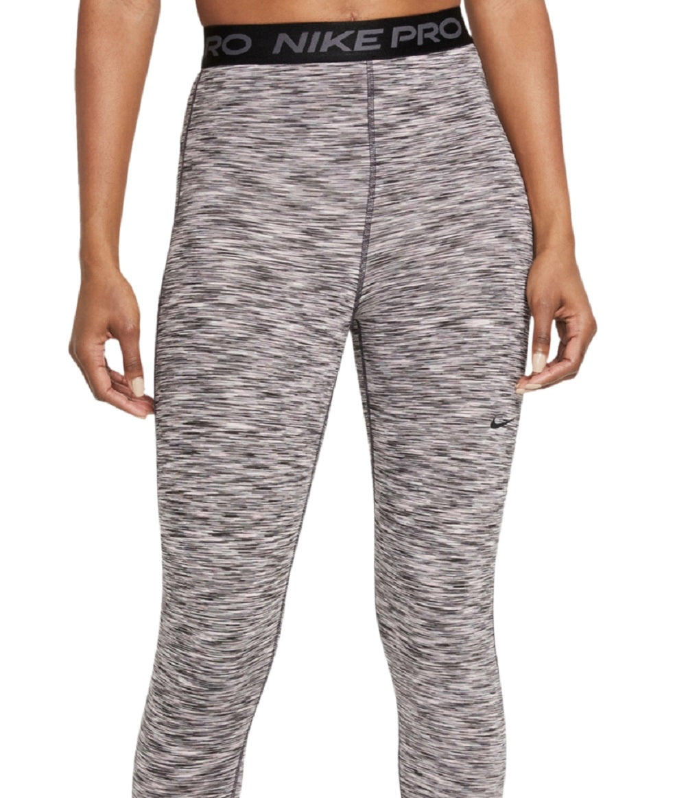 Calça curta Nike feminina ajustada com tingimento espacial, preta, tamanho pequeno