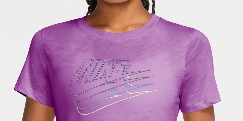 Camiseta Nike Sportswear Feminina de Algodão com Logotipo Roxo, Tamanho Médio