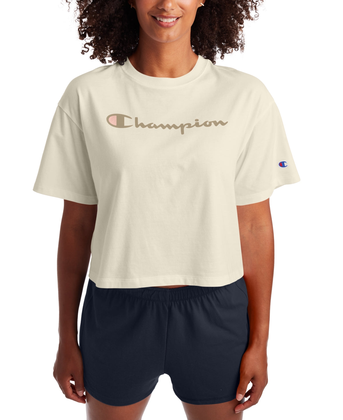 Camiseta curta feminina Champion com logo marrom, tamanho grande