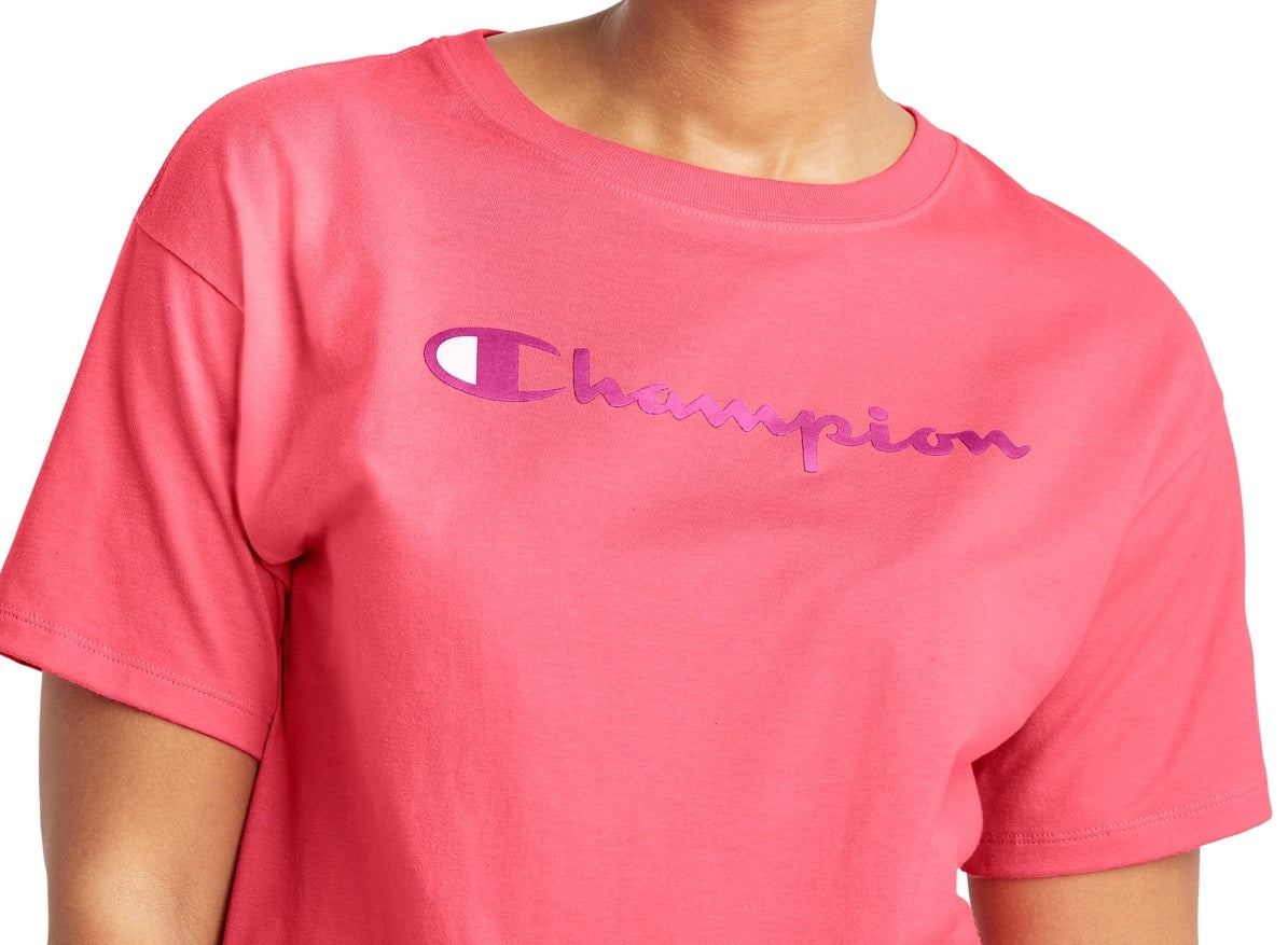 Camiseta curta feminina Champion com logo rosa, tamanho médio