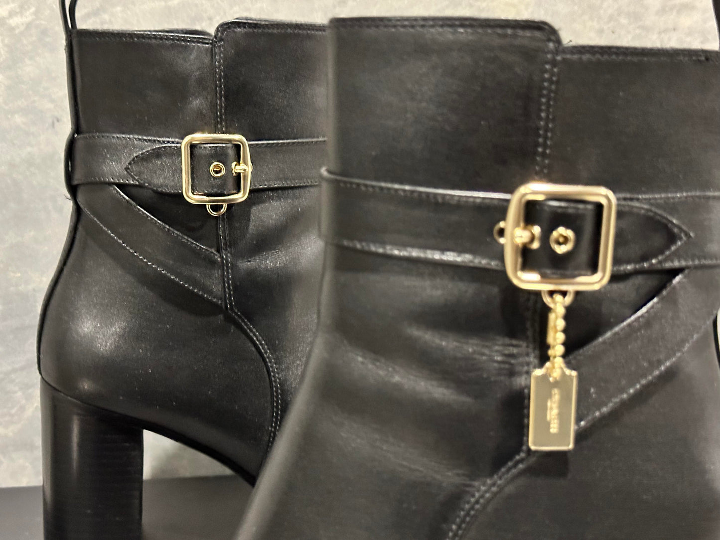 Bota Coach Olivia de couro feminina, preta, tamanho 9 B