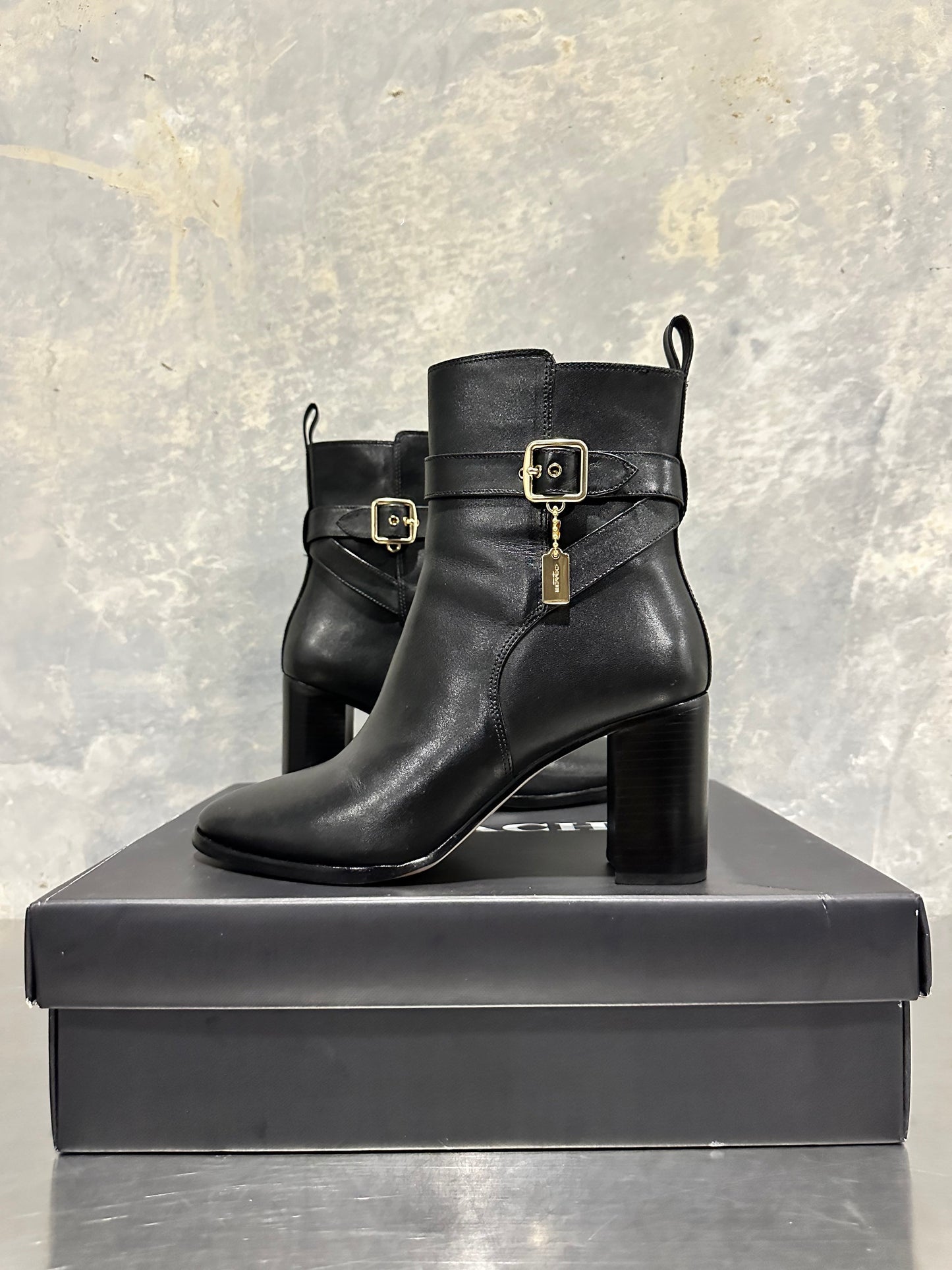 Bota Coach Olivia de couro feminina, preta, tamanho 9 B