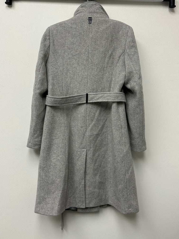 Calvin Klein Casaco feminino com cinto e acabamento em couro sintético, cinza, tamanho grande