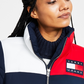 Jaqueta acolchoada feminina Tommy Jeans Colorblocked azul tamanho grande