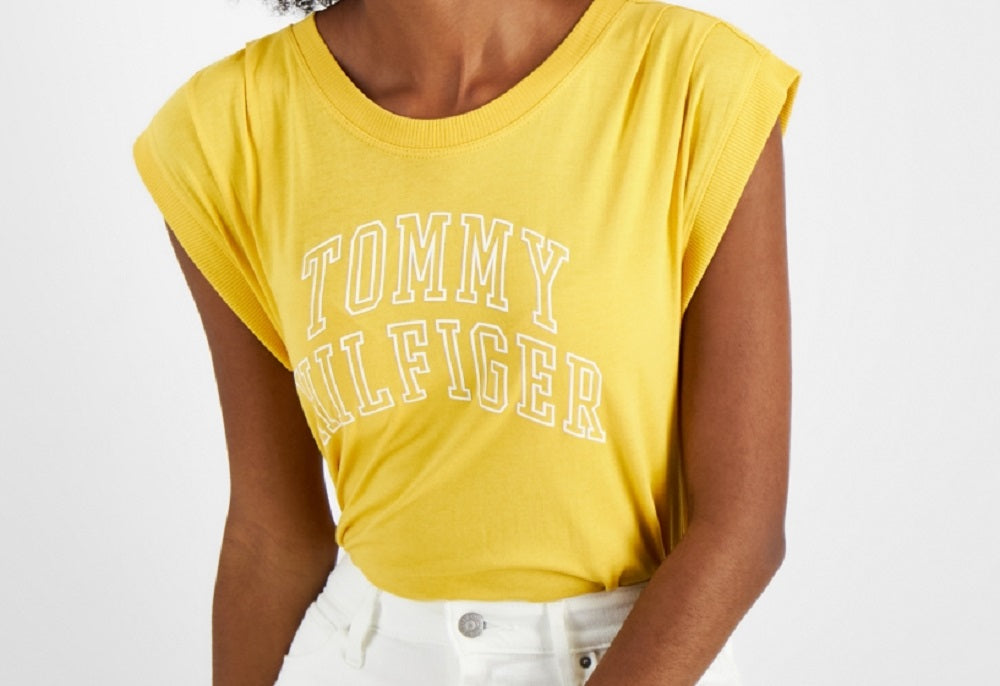 Camiseta Tommy Hilfiger Feminina Sem Mangas com Logo e Manga Curta, Amarela, Tamanho X-G