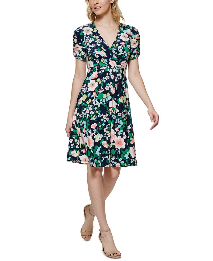Vestido feminino Tommy Hilfiger com estampa floral, ajuste e flare, azul, tamanho 6, pequeno