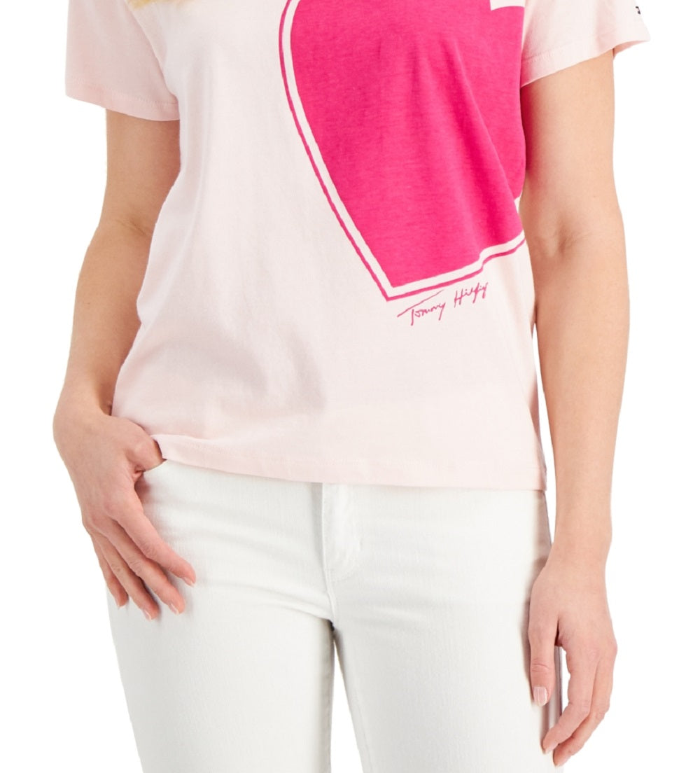 Camiseta Tommy Hilfiger Feminina Gola Redonda com Estampa de Coração Rosa Tamanho Médio
