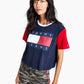 Camiseta Tommy Jeans Feminina Cropped de Algodão Colorblocked com Bandeira Azul Tamanho X-G