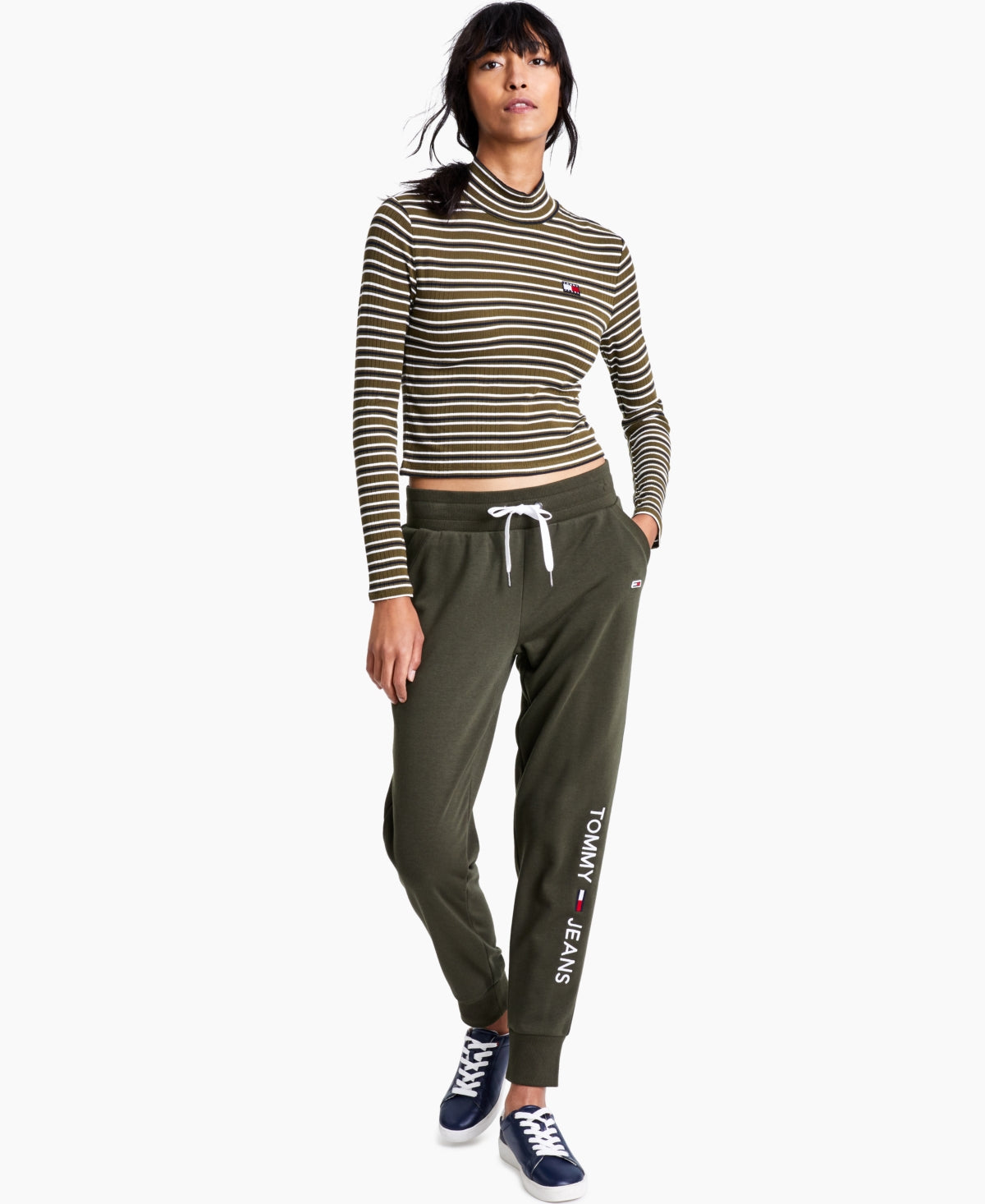 Calça jogger feminina Tommy Jeans com logo linear verde, tamanho grande