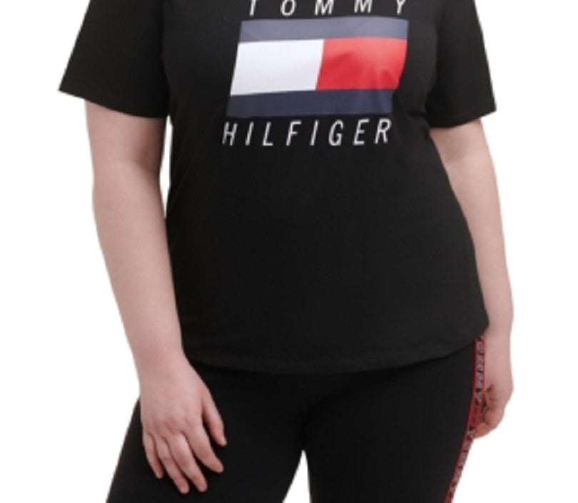 Camiseta Tommy Hilfiger Feminina com Estampa de Logotipo Elástico, Manga Curta e Gola Redonda, Preta, Tamanho 3X