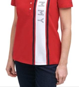 Camiseta polo feminina Tommy Hilfiger com logo vermelha, tamanho médio