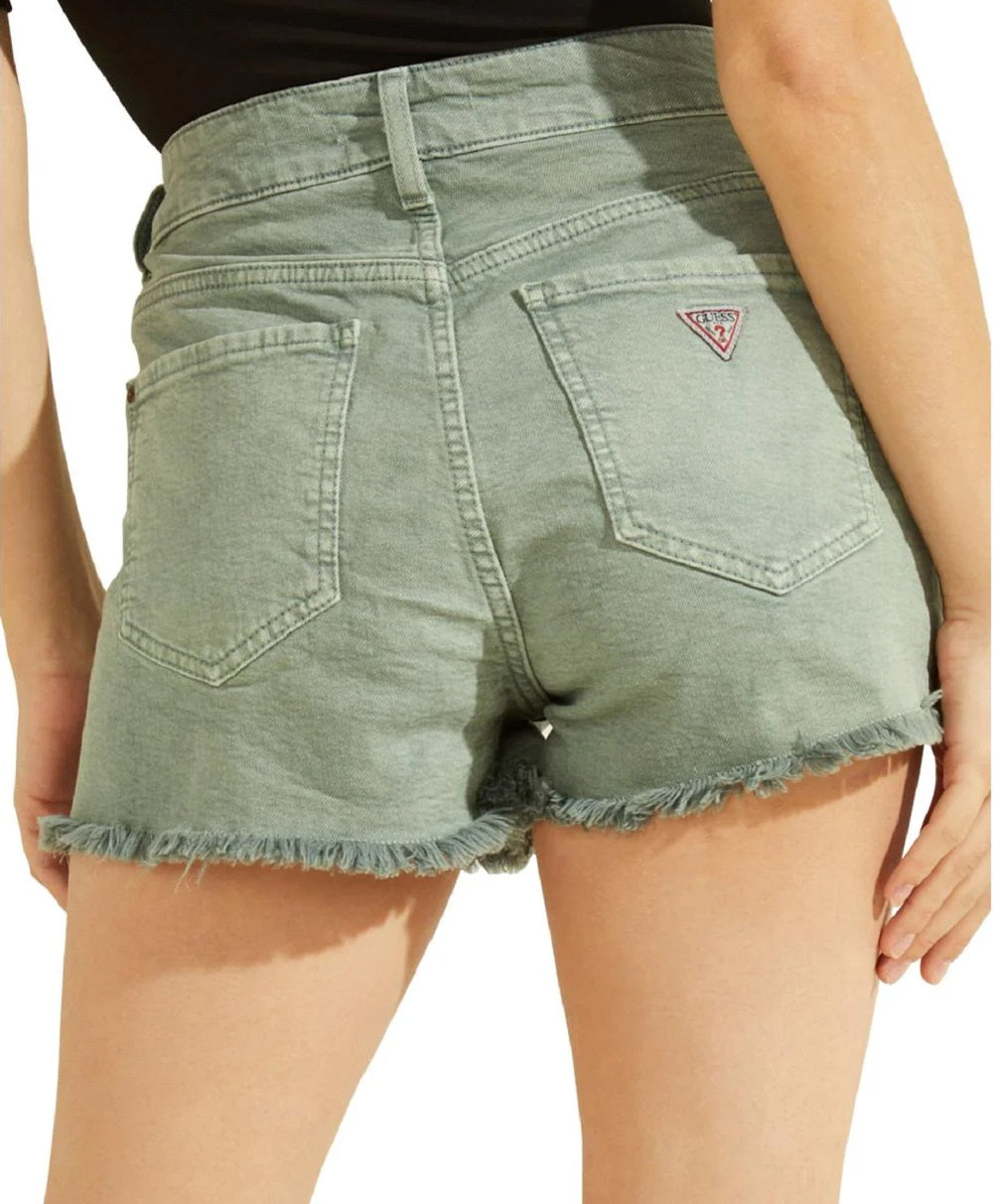 Shorts jeans feminino GUESS com zíper elástico, bolsos, bainha desfiada, cintura alta, tamanho 29, verde