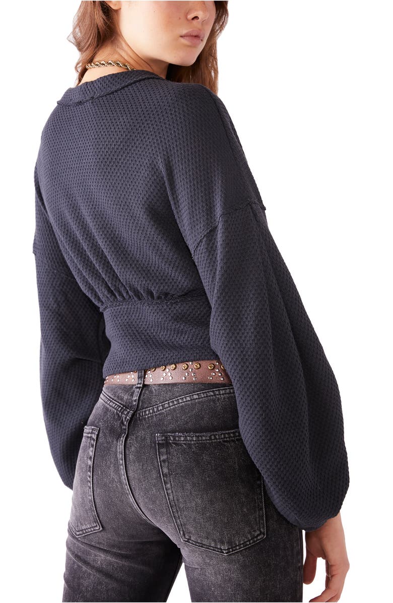 Top torcido feminino Free People Fall For You tamanho médio - bege