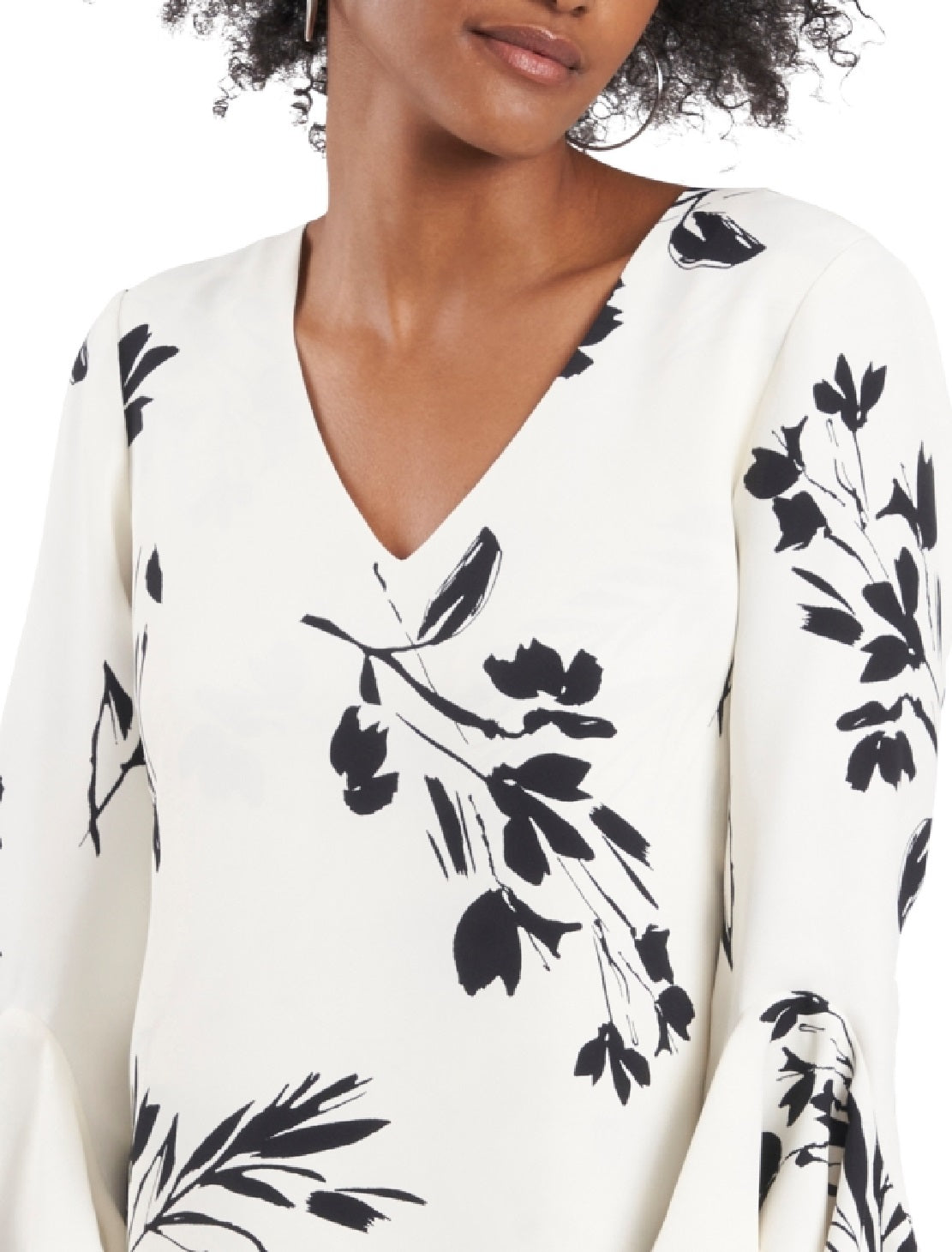 Vince Camuto Blusa feminina com estampa floral e manga trompete, branca, tamanho pequeno