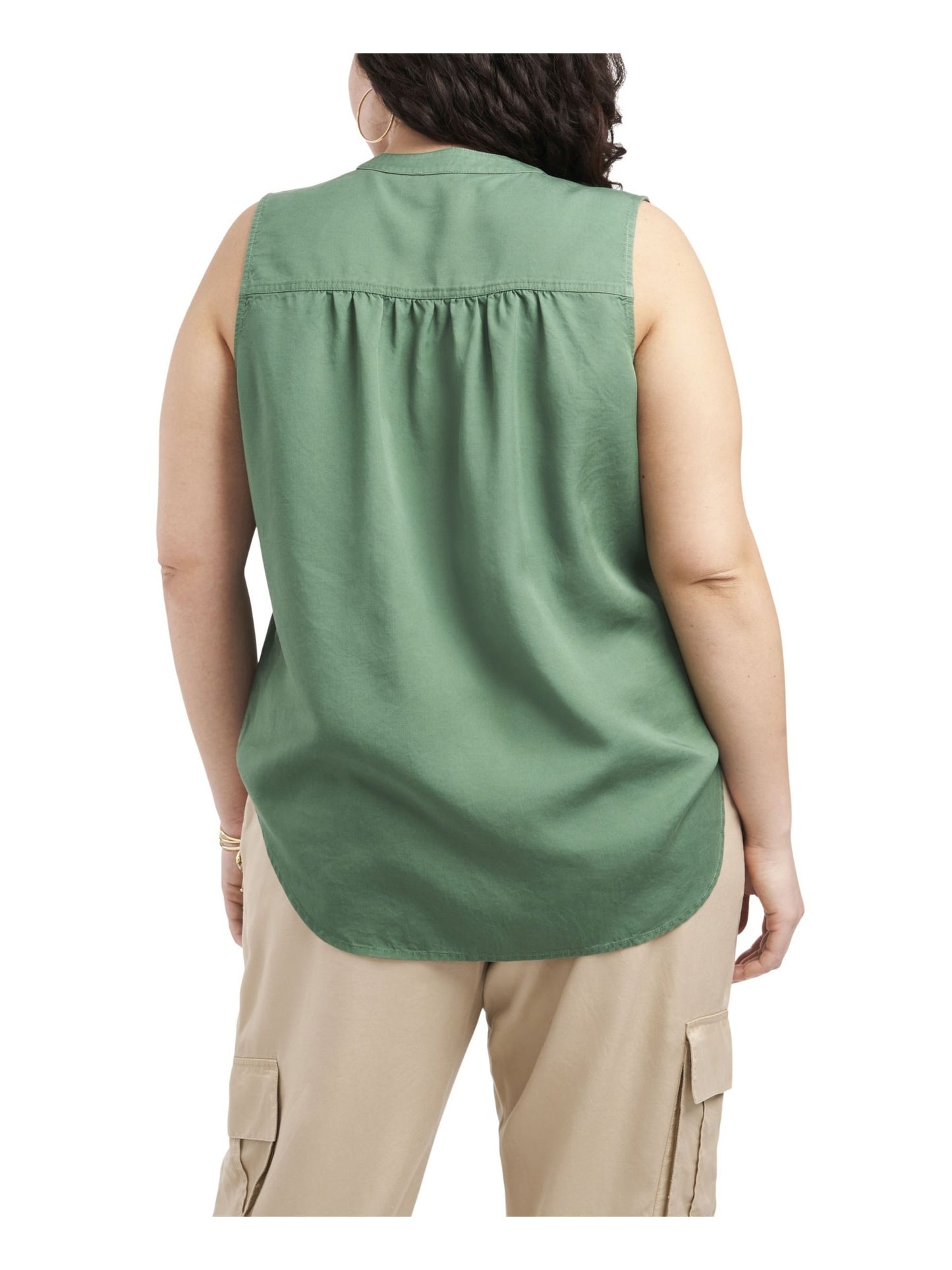 Vince Camuto Blusa plissada sem mangas com decote em V, verde, tamanho 2X