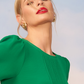 Top Cece com pregas frontais em verde exuberante, tamanho médio