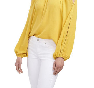 Vince Camuto Blusa de crepe com ombros descobertos feminina, amarela, tamanho pequeno