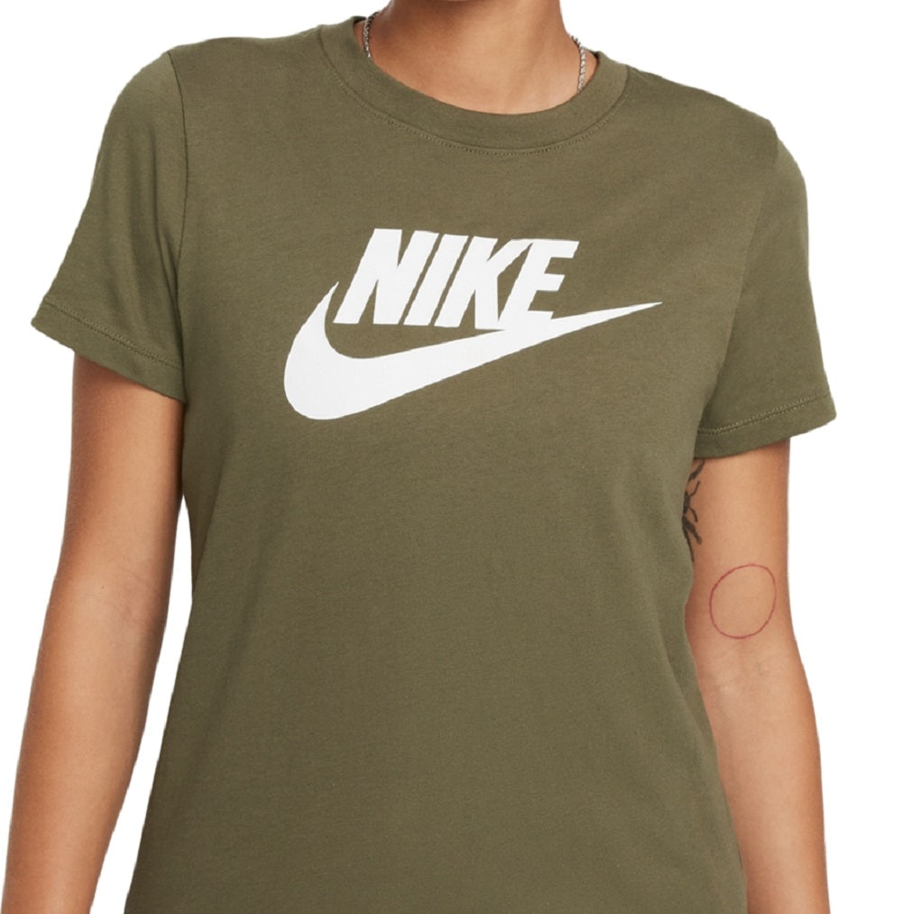 Camiseta Nike Sportswear Feminina com Logotipo em Algodão Verde Tamanho P