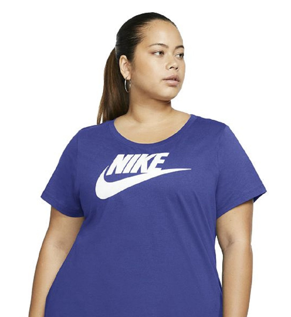 Camiseta Nike Sportswear Feminina de Algodão com Logotipo Azul Tamanho 1X