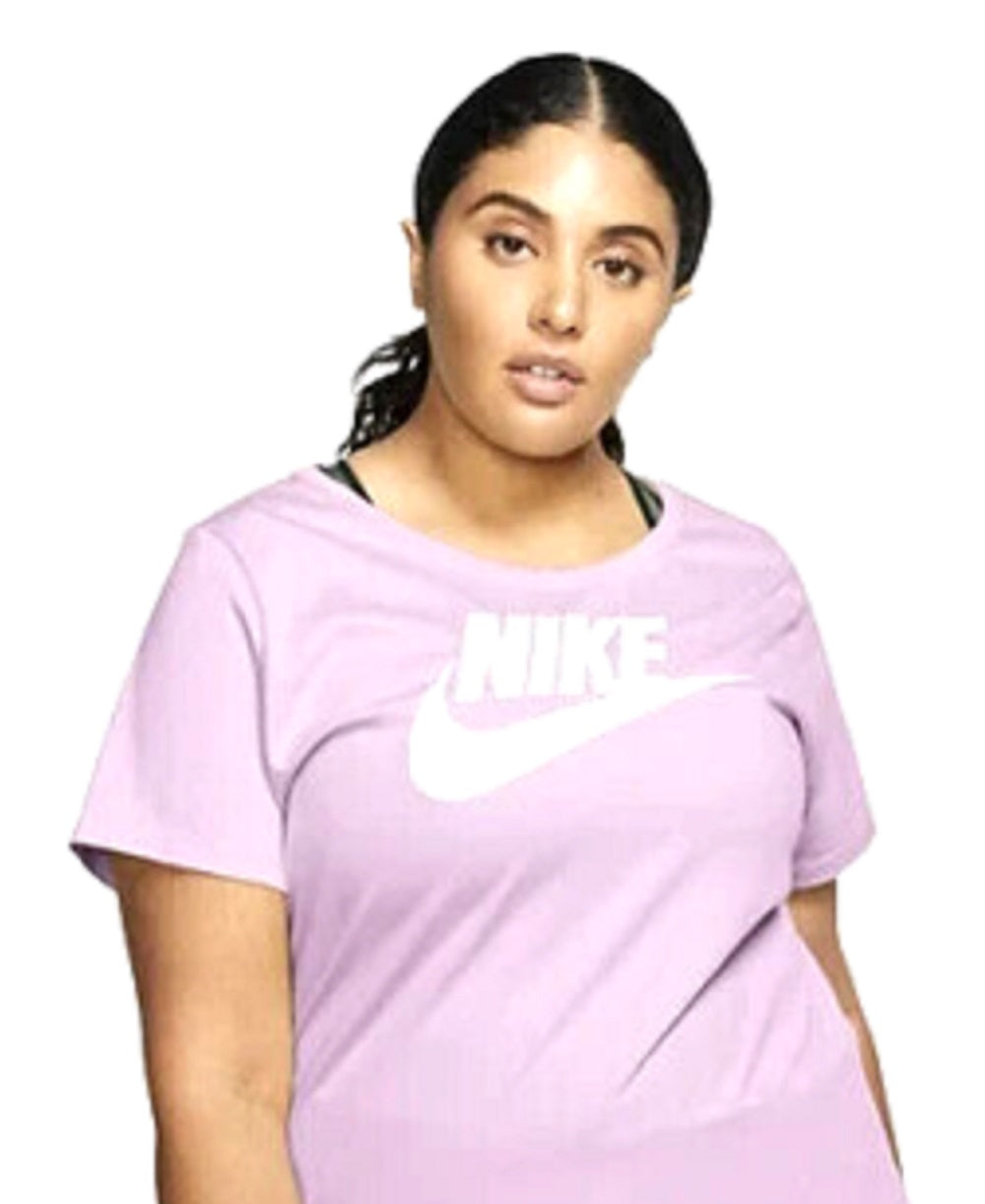 Camiseta Nike Sportswear Essential Graphic Feminina Rosa Tamanho 3X