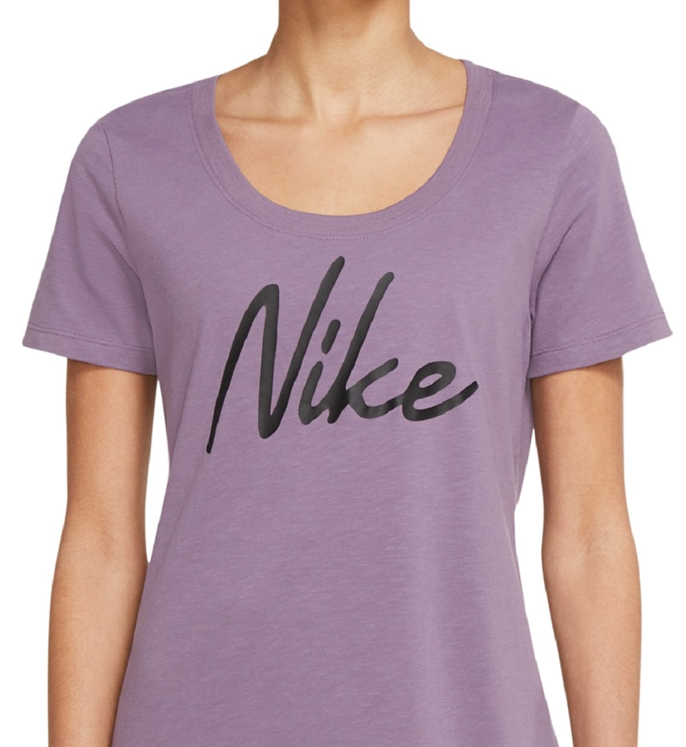 Camiseta Nike Dri Fit Script Logo Training Feminina Roxa Tamanho Médio
