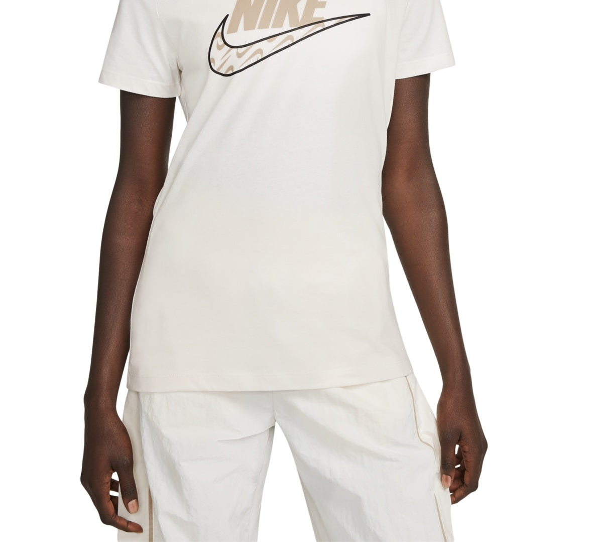Camiseta Nike Icon Clash Logo Feminina Branca Tamanho XS