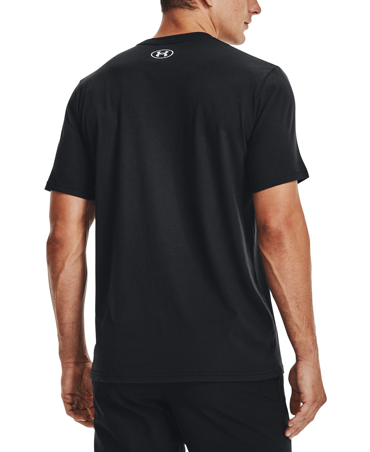 Camiseta masculina de manga curta com logotipo da bandeira grande da Under Armour, preta, tamanho pequeno